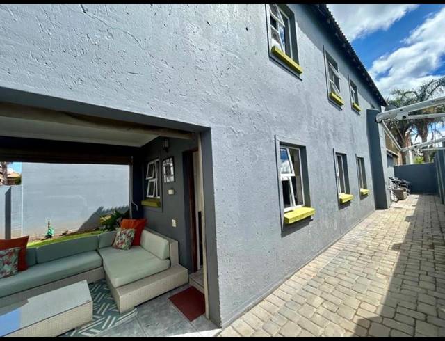3 BEDROOM HOUSE FOR SALE IN SONNEVELD
